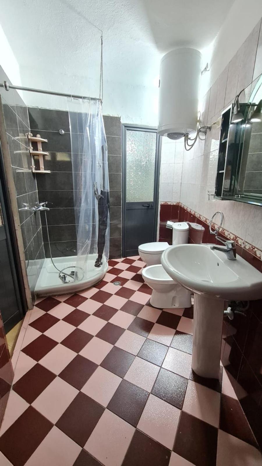 Calmly, Spacious Apartment Next To Usa Embassy Tiranë Luaran gambar