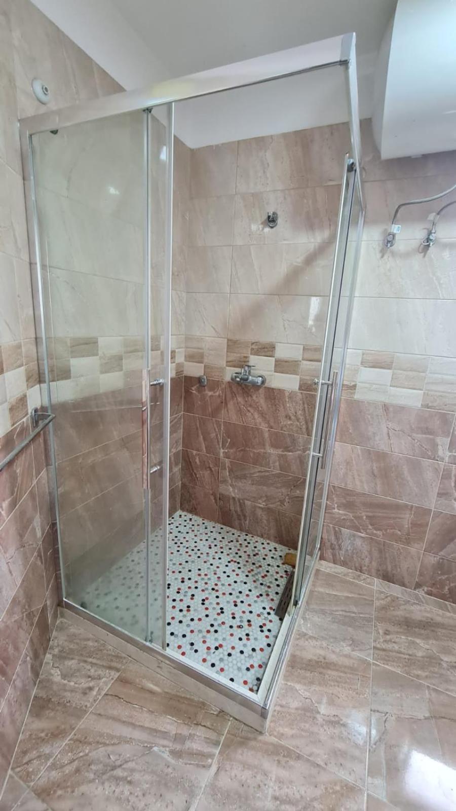 Calmly, Spacious Apartment Next To Usa Embassy Tiranë Luaran gambar