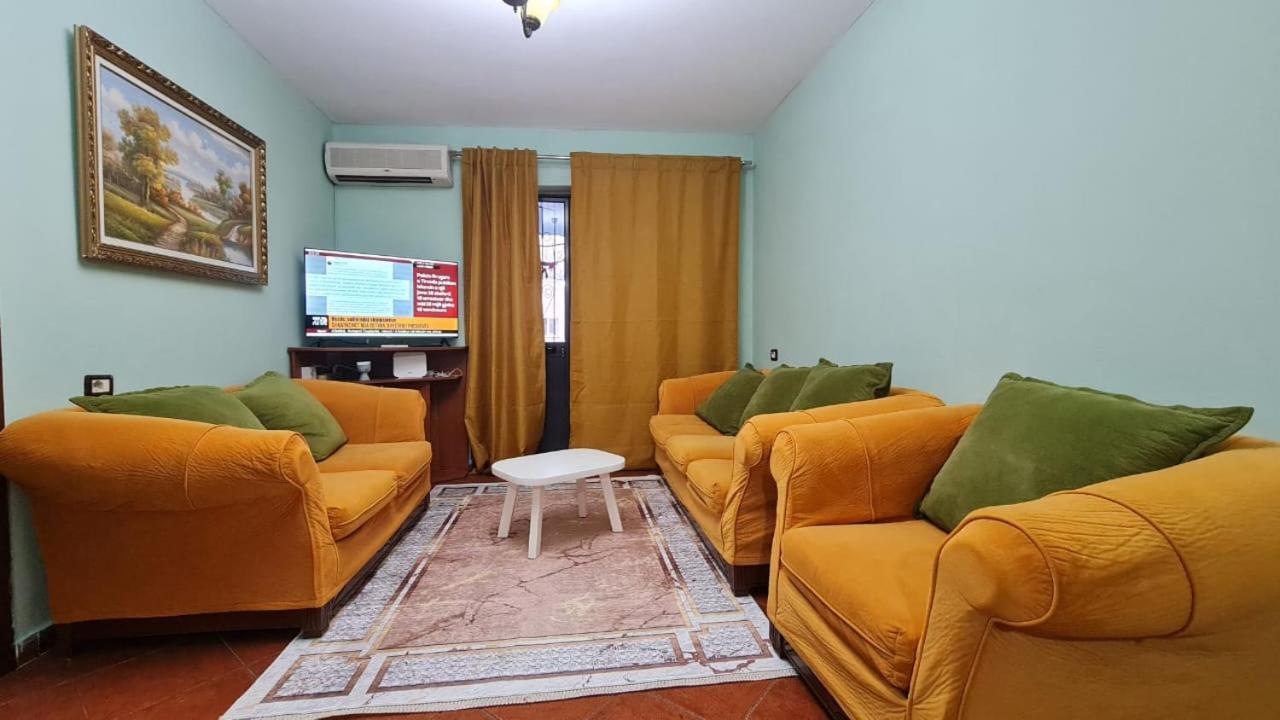 Calmly, Spacious Apartment Next To Usa Embassy Tiranë Luaran gambar