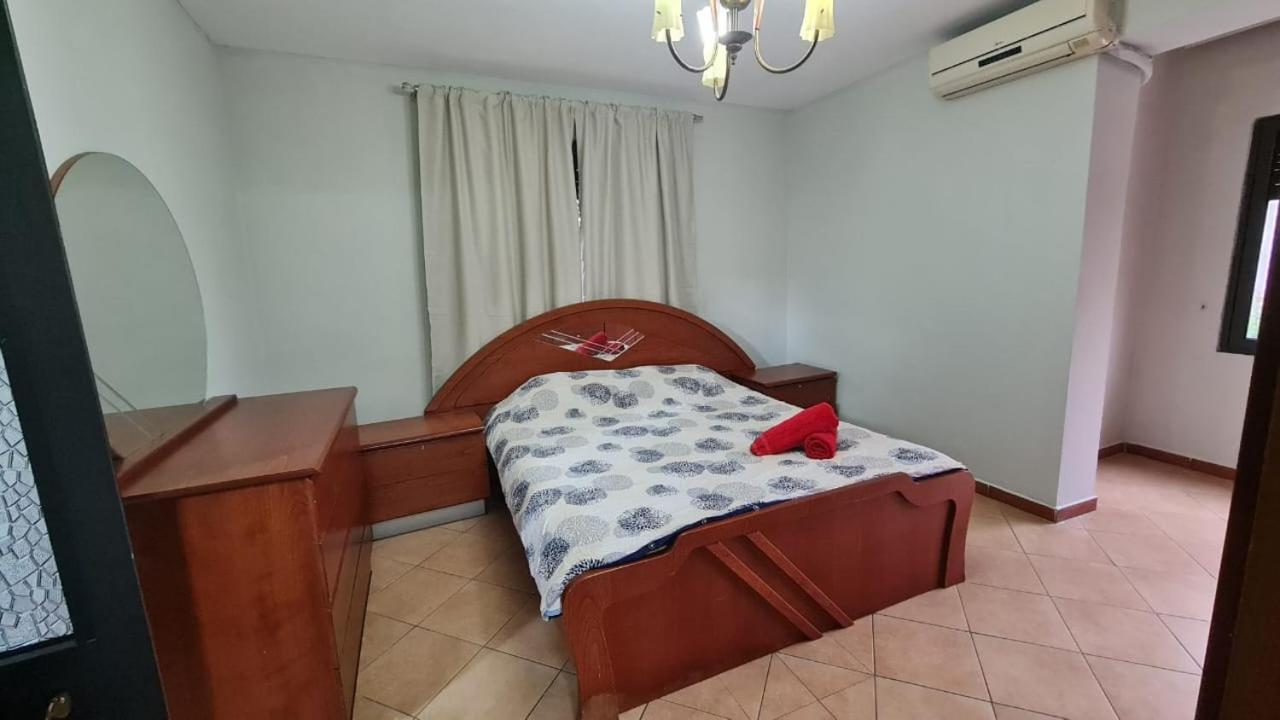 Calmly, Spacious Apartment Next To Usa Embassy Tiranë Luaran gambar