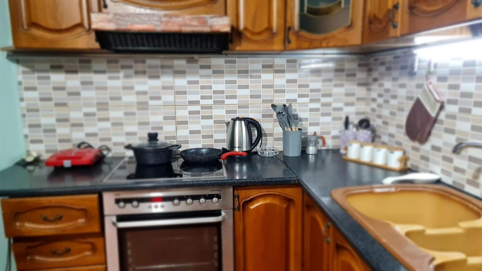 Calmly, Spacious Apartment Next To Usa Embassy Tiranë Luaran gambar