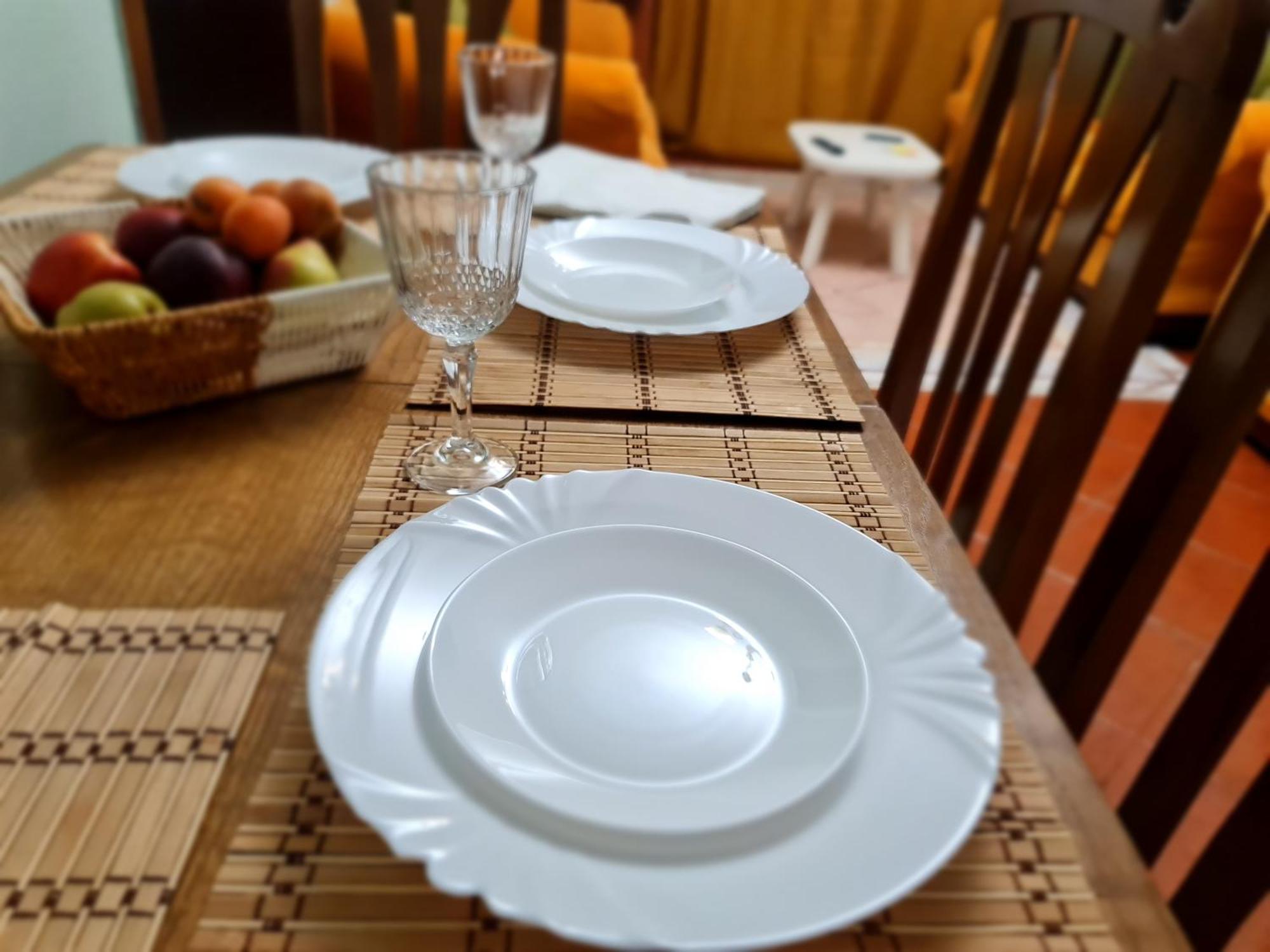 Calmly, Spacious Apartment Next To Usa Embassy Tiranë Bilik gambar