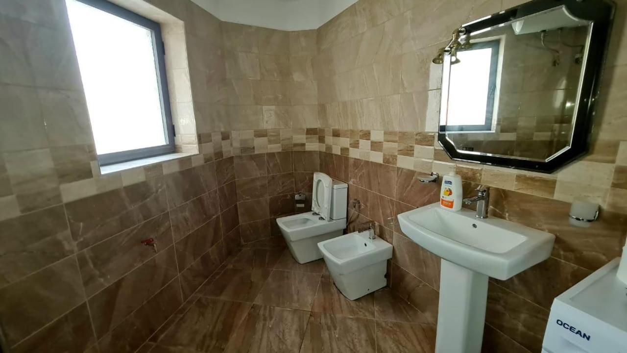 Calmly, Spacious Apartment Next To Usa Embassy Tiranë Luaran gambar