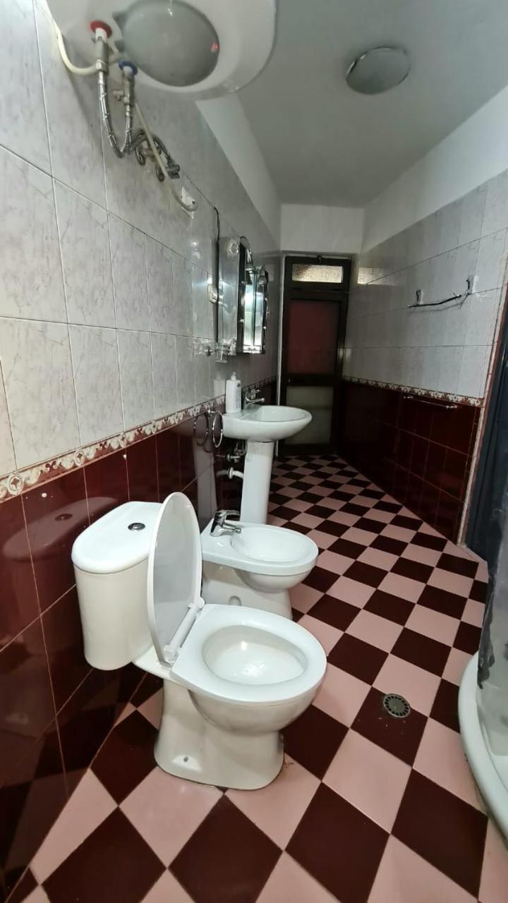 Calmly, Spacious Apartment Next To Usa Embassy Tiranë Luaran gambar