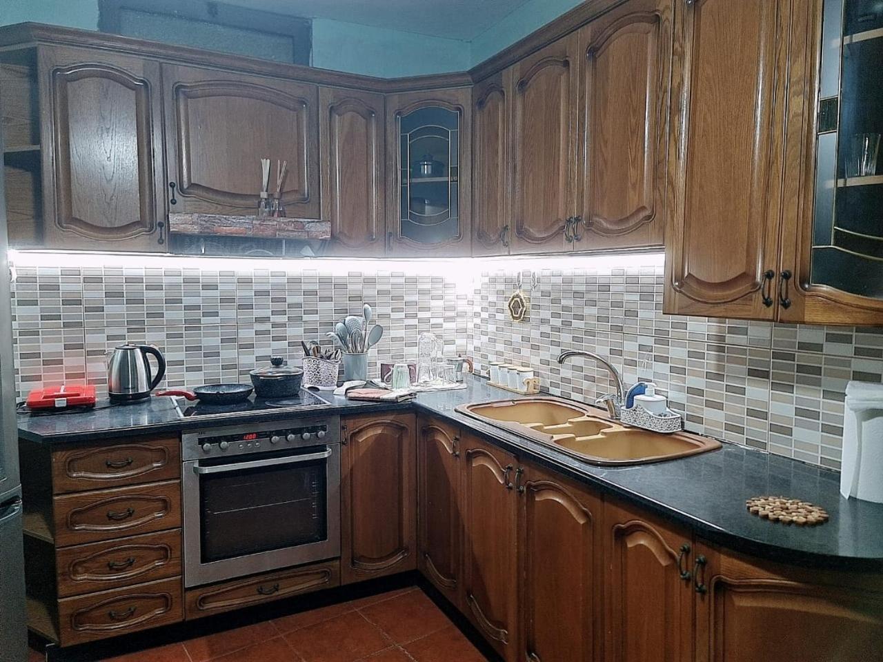 Calmly, Spacious Apartment Next To Usa Embassy Tiranë Luaran gambar