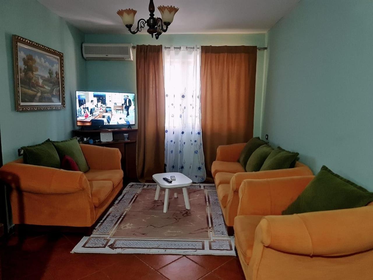 Calmly, Spacious Apartment Next To Usa Embassy Tiranë Luaran gambar
