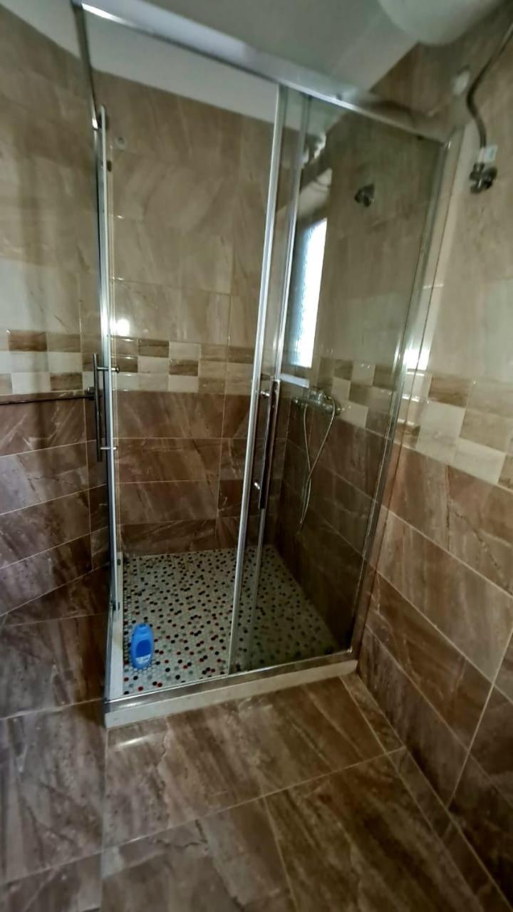 Calmly, Spacious Apartment Next To Usa Embassy Tiranë Luaran gambar