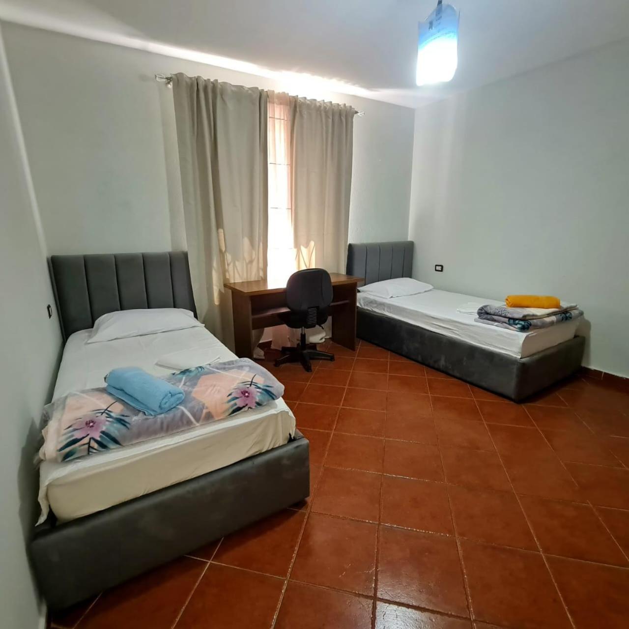 Calmly, Spacious Apartment Next To Usa Embassy Tiranë Luaran gambar