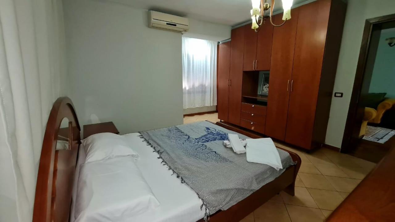 Calmly, Spacious Apartment Next To Usa Embassy Tiranë Luaran gambar
