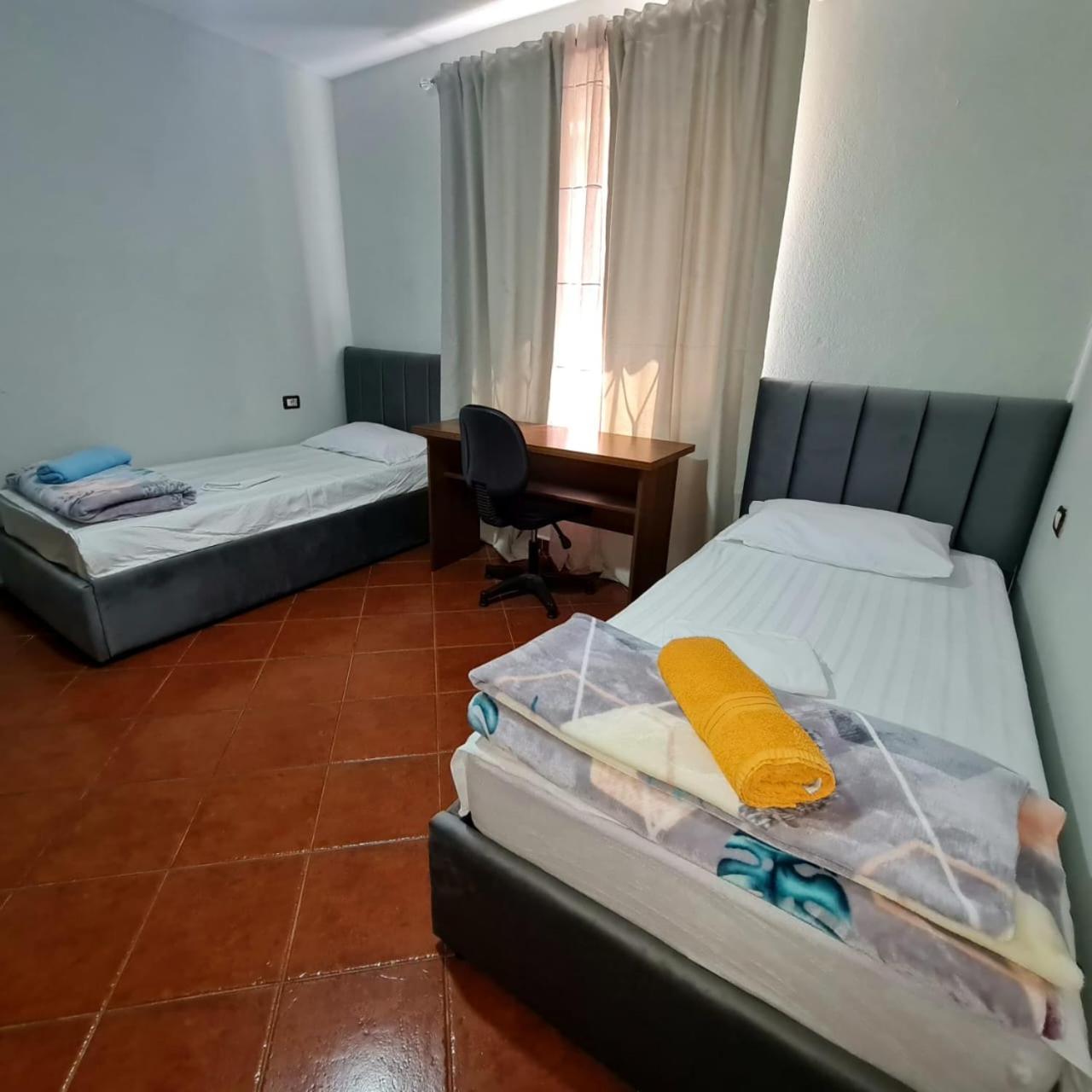 Calmly, Spacious Apartment Next To Usa Embassy Tiranë Luaran gambar