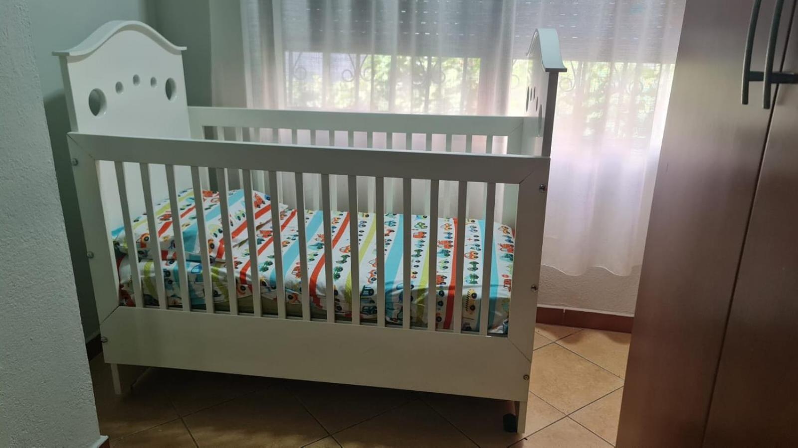 Calmly, Spacious Apartment Next To Usa Embassy Tiranë Luaran gambar